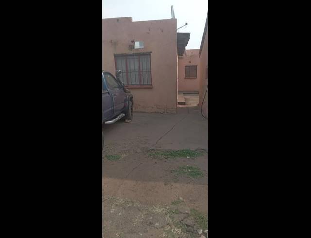3 BEDROOM HOUSE FOR SALE IN PIMVILLE ZONE 6